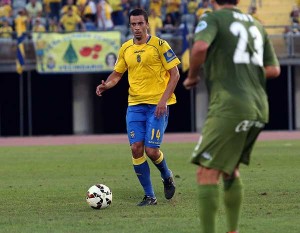 Hernán Santana, en el encuentro ante el Sporting / Toño Suárez (udlaspalmas.net)