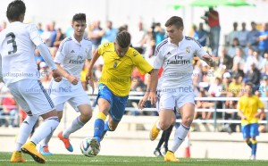 Eslalon de José Artiles en el primer tanto / Samuel Sánchez (udlaspalmas.net)