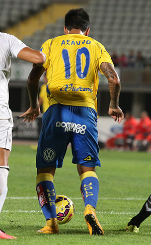 Sergio Araujo será amarillo hasta 2020 / Toño Suárez (udlaspalmas.net)