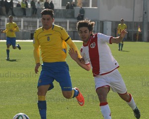 Stephane, en una acción del partido / Rayo Herald
