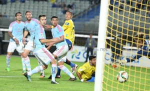 Marcelo Silva hizo el segundo tras rematar un saque de esquina / Toño Suárez (udlaspalmas.net)