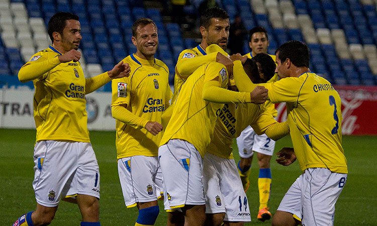 El equipo celebra el golazo de falta de Nauzet Alemán / Albiazules.es