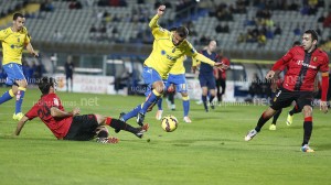 Nauzet, en una acción de la primera mitad / Toño Suárez (udlaspalmas.net)