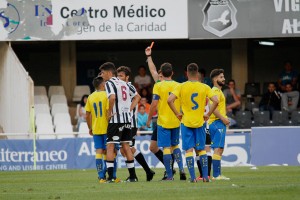 Momento de la expulsión por doble amarilla a Pepe Delgado / SportCartagena