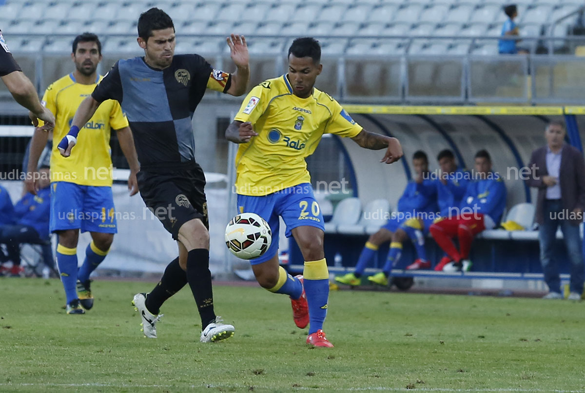 Jonathan Viera, tiene serias opciones de ser titular / Toño Suárez (udlaspalmas.net)