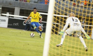 Hernán, antes del penalti / Toño Suárez (udlaspalmas.net)