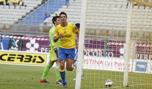 Vicente celebra su tanto / Toño Suárez (udlaspalmas.net)