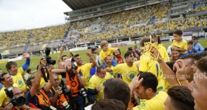 FOTOGALERÍA | Siete días después de una fiesta sin precedentes. La Unión Deportiva volvía a Primera División trece años después y lo celebró a lo grande, en el césped y en la Plaza de La Victoria. Una semana después del gran ascenso a Primera División, aún retumban en la cabeza de los aficionados los cánticos,