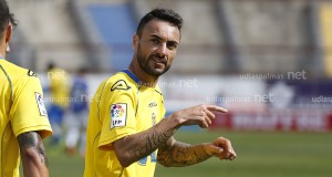 Momo celebra su tanto / Toño Suárez (udlaspalmas.net)