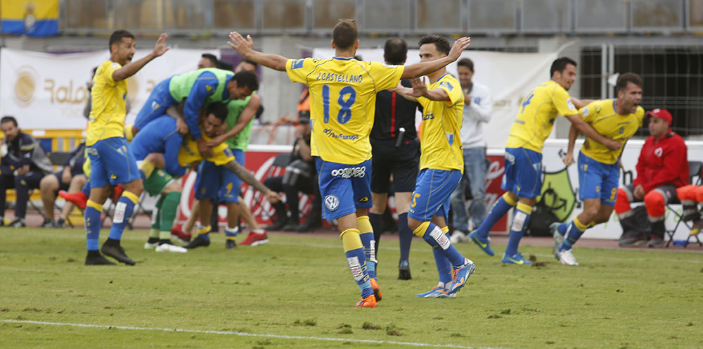 El gol de Araujo, el gol del ascenso / Toño Suárez (udlaspalmas.net)