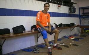 Ángel López, en la pretemporada de 2013, también sufrió una lesión en la rodilla derecha / Web Oficial