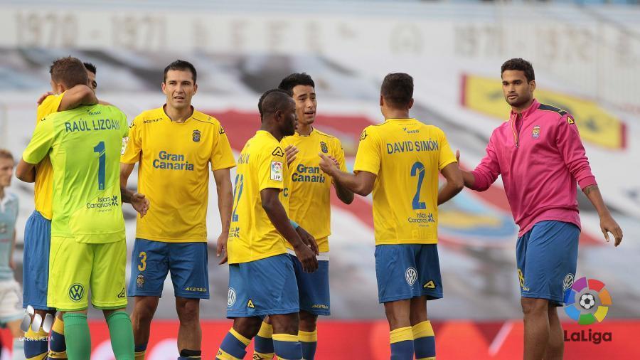 Los amarillos celebran el punto tras el pitido final / LFP.es