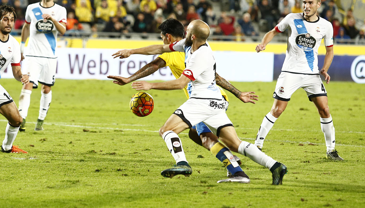 Araujo, en la última ocasión del choque para los amarillos / Toño Suárez (udlaspalmas.net)