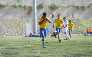 Lionel Rodriguez celebra su gol en el derbi de juveniles / Toño Suárez (udaspalmas.net)