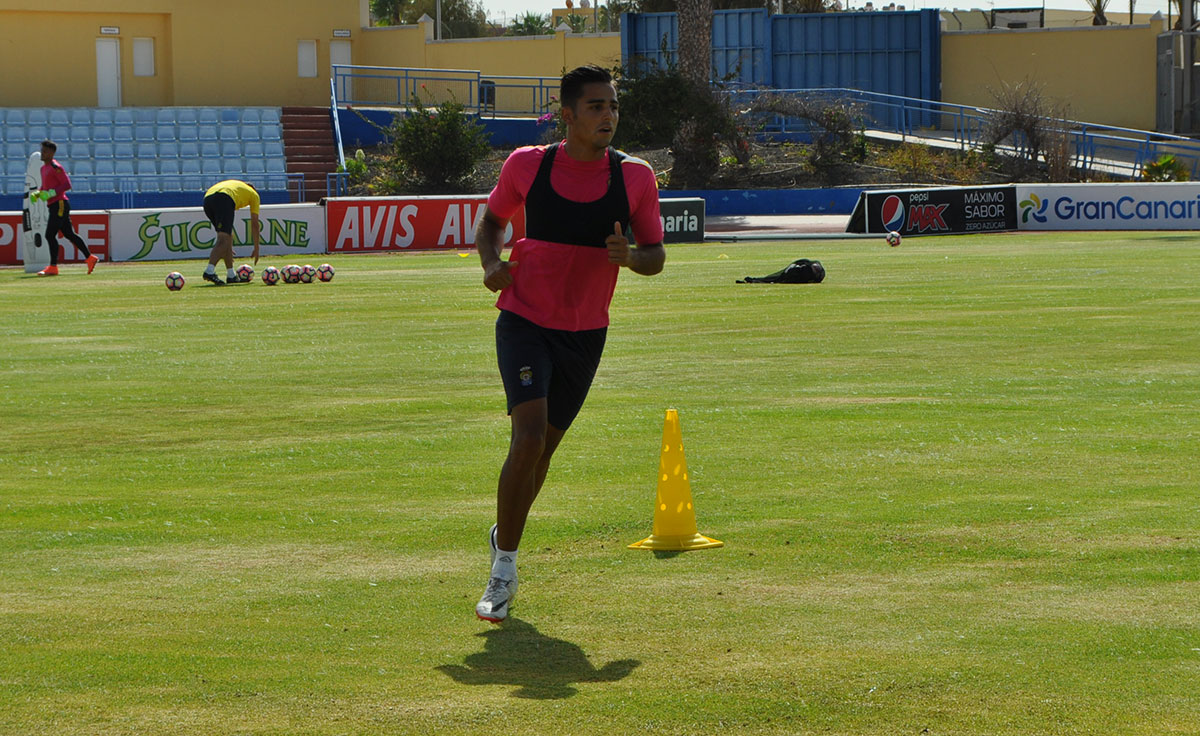 David Simón realizando el test de Probst en el Estadio Municipal de Maspalomas / udlaspalmas.net