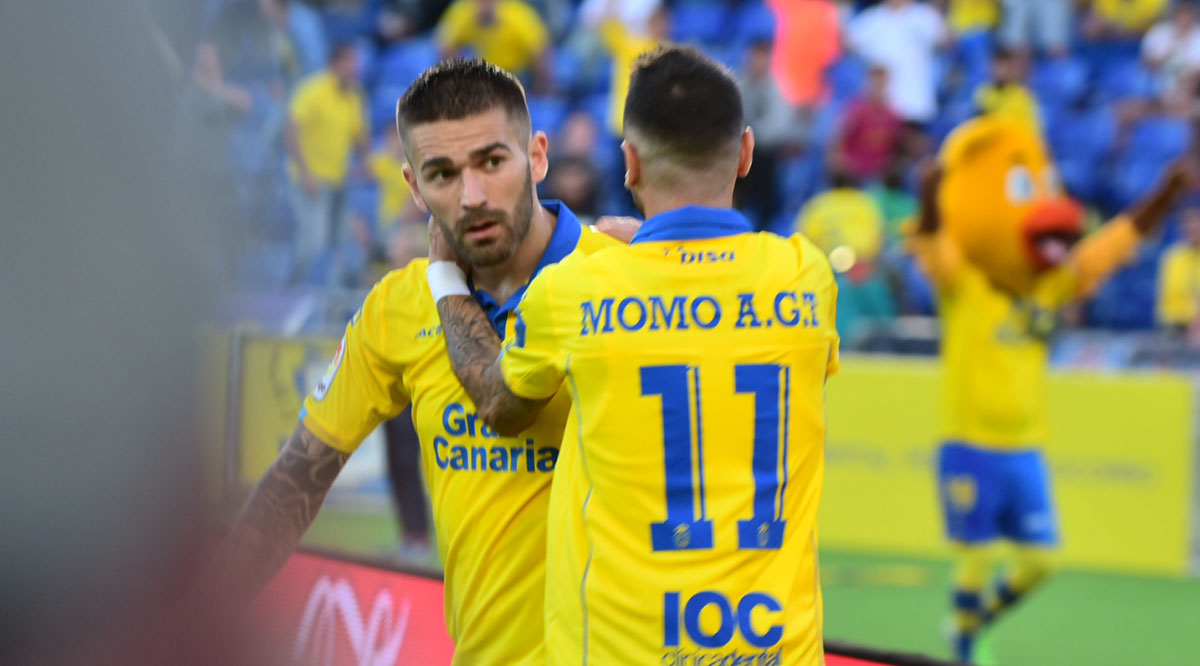 Livaja y Momo celebran el 1-0 / Gabriel Jiménez (udlaspalmas.NET)