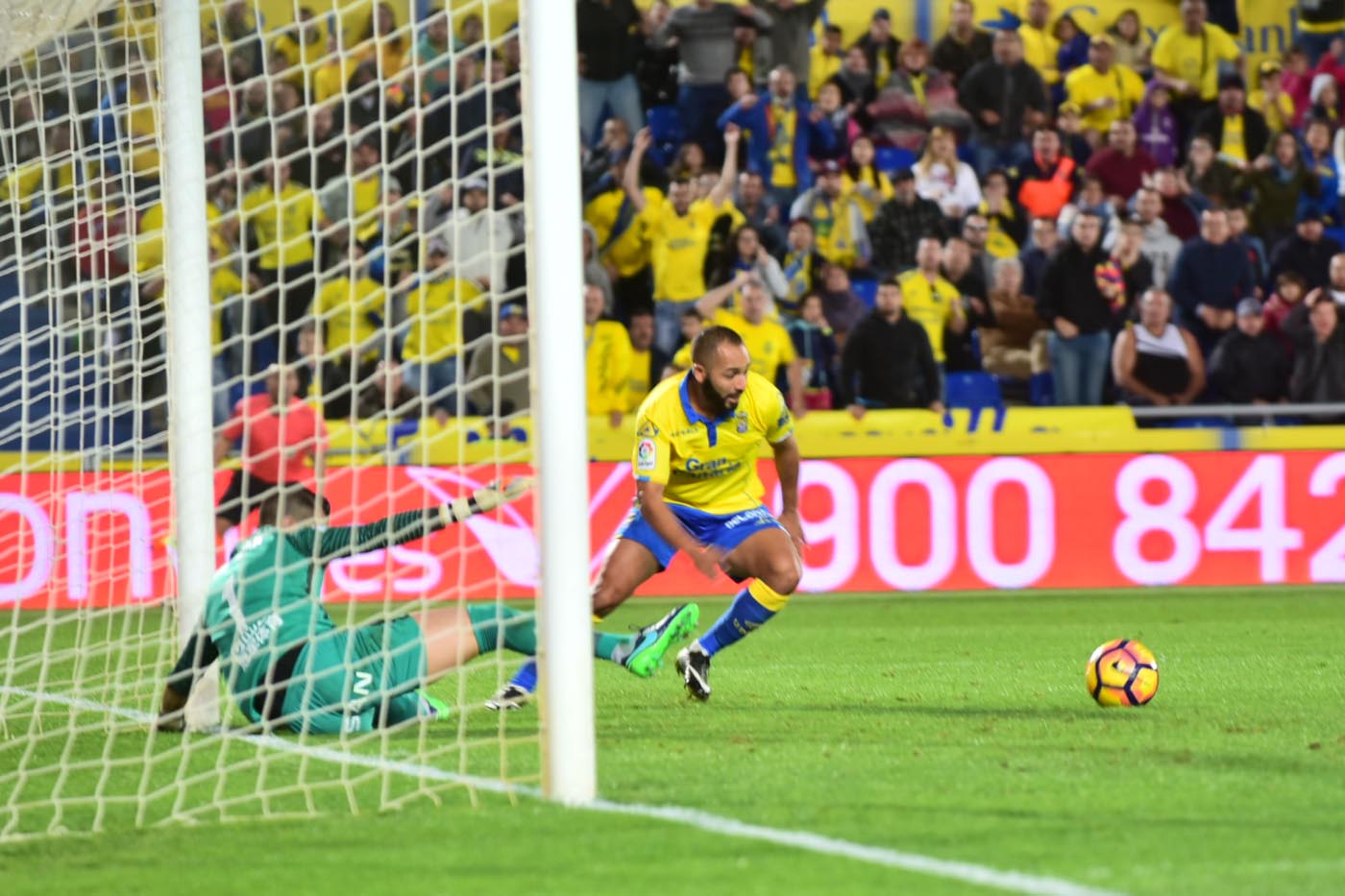 Momento del gol de El Zhar / Gabriel Jiménez (udlaspalmas.NET)
