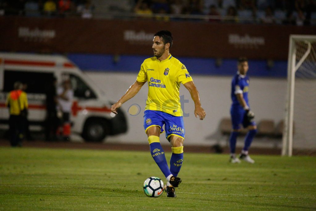 FOTOGALERÍA | Vea las mejores fotografías del triunfo de la UD Las Palmas ante el CD Tenerife. Por Gabriel Jiménez para udlaspalmas.NET. [CRÓNICA] Deciden los genios (2-0) La UD Las Palmas se impuso al Tenerife para hacerse con la VI Copa Mahou tras una segunda parte espléndida donde Jonathan Viera sacó a relucir su varita. En un