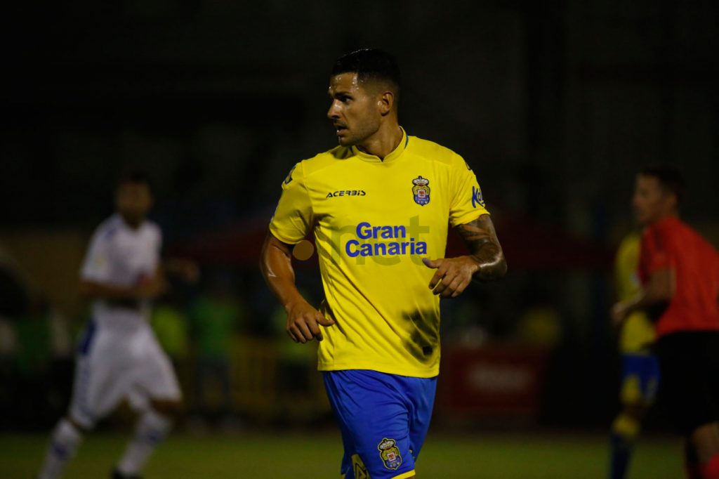 FOTOGALERÍA | Vea las mejores fotografías del triunfo de la UD Las Palmas ante el CD Tenerife. Por Gabriel Jiménez para udlaspalmas.NET. [CRÓNICA] Deciden los genios (2-0) La UD Las Palmas se impuso al Tenerife para hacerse con la VI Copa Mahou tras una segunda parte espléndida donde Jonathan Viera sacó a relucir su varita. En un
