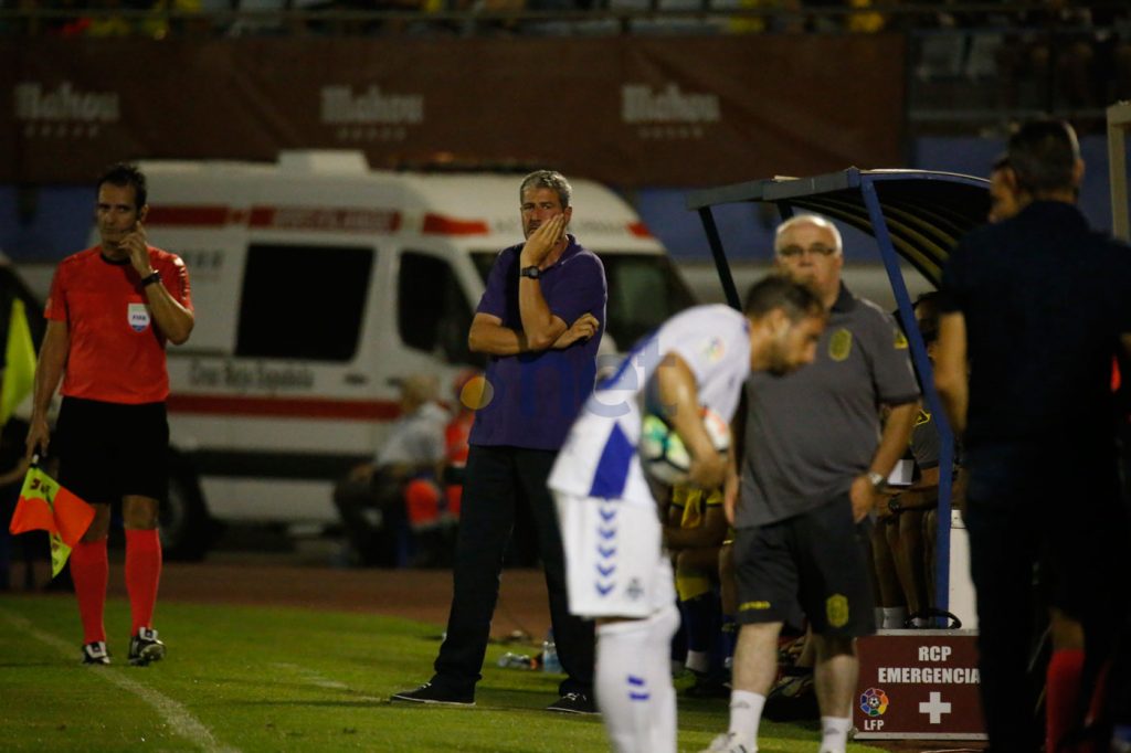 FOTOGALERÍA | Vea las mejores fotografías del triunfo de la UD Las Palmas ante el CD Tenerife. Por Gabriel Jiménez para udlaspalmas.NET. [CRÓNICA] Deciden los genios (2-0) La UD Las Palmas se impuso al Tenerife para hacerse con la VI Copa Mahou tras una segunda parte espléndida donde Jonathan Viera sacó a relucir su varita. En un