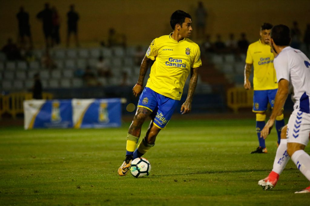 FOTOGALERÍA | Vea las mejores fotografías del triunfo de la UD Las Palmas ante el CD Tenerife. Por Gabriel Jiménez para udlaspalmas.NET. [CRÓNICA] Deciden los genios (2-0) La UD Las Palmas se impuso al Tenerife para hacerse con la VI Copa Mahou tras una segunda parte espléndida donde Jonathan Viera sacó a relucir su varita. En un