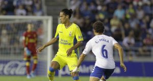 El central charrúa es uno de los activos con más mercado en la Unión Deportiva Las Palmas, y podría ser traspasado la próxima semana hacia la liga turca. La UD Las Palmas necesita hacer caja, liberar masa salarial y reestructurar todo el plantel desde los 20 millones de euros en salarios de la temporada del