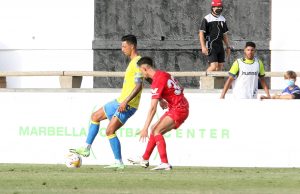 Maikel Mesa, ante el Sevilla, en el encuentro amistoso en La Línea de la Concepción / UDLP_Oficial