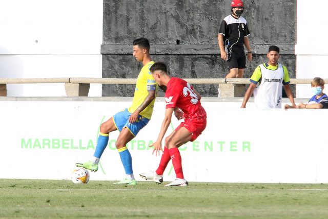 Maikel Mesa, ante el Sevilla, en el encuentro amistoso en La Línea de la Concepción / UDLP_Oficial