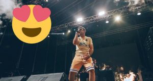 Quevedo es el artista del momento en todo el mundo. Su último hit con Bizarrap le ha catapultado a icono internacional. El grupo Ultra Naciente ha versionado su última canción y anima a toda la afición de la UD Las Palmas que se aprenda el cántico de cara a los partidos. Si no conoces a