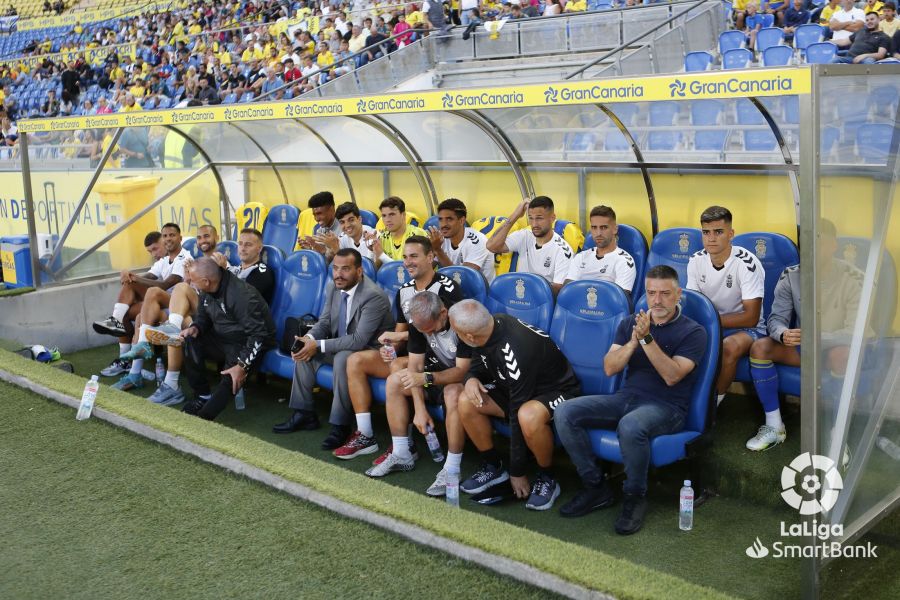 El técnico de la Unión Deportiva Las Palmas se mostró satisfecho por la victoria del equipo grancanario, que supo sufrir ante el Leganés. Desveló que varios jugadores llegaron justos físicamente para el partido de este viernes. La Unión Deportiva Las Palmas supo sufrir para conseguir los tres puntos: "La victoria tiene muchísimo mérito. A todos