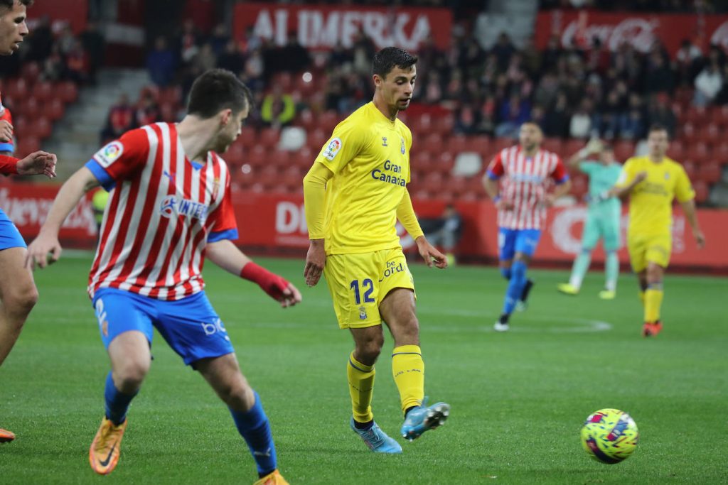 Enzo Loiodice, Sporting0 | udlaspalmas.NET El conjunto grancanario se medirá el próximo domingo 22 de noviembre al Sporting de Gijón en el recinto asturiano en un partido que comenzará a las 15:15 horas. Este martes, la Liga de Fútbol Profesional ha dado a conocer los horarios de la décimo quinta jornada de LaLiga Hypermotion, donde la Unión Deportiva Las Palmas