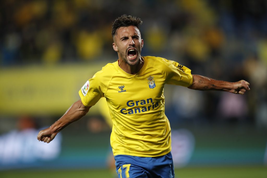 El conjunto grancanario confirma su idilio con el recinto de Siete Palmas y este viernes encadenó su cuarta victoria consecutiva en el Estadio de Gran Canaria. La Unión Deportiva Las Palmas de Luis García sigue emulando algunos datos de la temporada 2022-2023 que acabó con el conjunto grancanario celebrando el ascenso a Primera División en