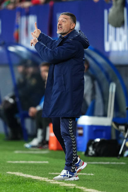 El técnico de la Unión Deportiva Las Palmas valoró muy positivamente el punto conseguido en El Sadar y destacó el momento de Alberto Moleiro, el cual reconoce que aún no está para jugar los noventa minutos. Siempre comedido en sus palabras, Xavi García Pimienta quiso resaltar la importancia del punto conseguido este sábado en Pamplona:
