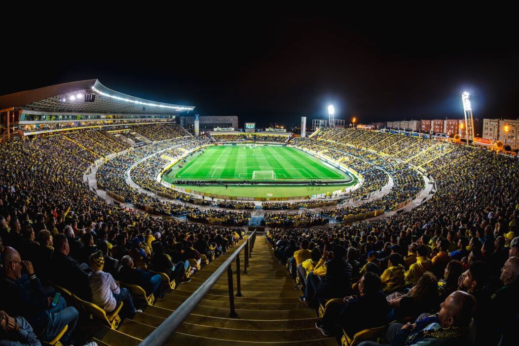 El recinto de Siete Palmas no estará lleno para el partido de este domingo contra el Málaga pero se espera una gran afluencia de público en el que será el segundo partido con más espectadores en unas semifinales de promoción de ascenso en el Estadio de Gran Canaria. Mientras que La Rosaleda ha colgado el