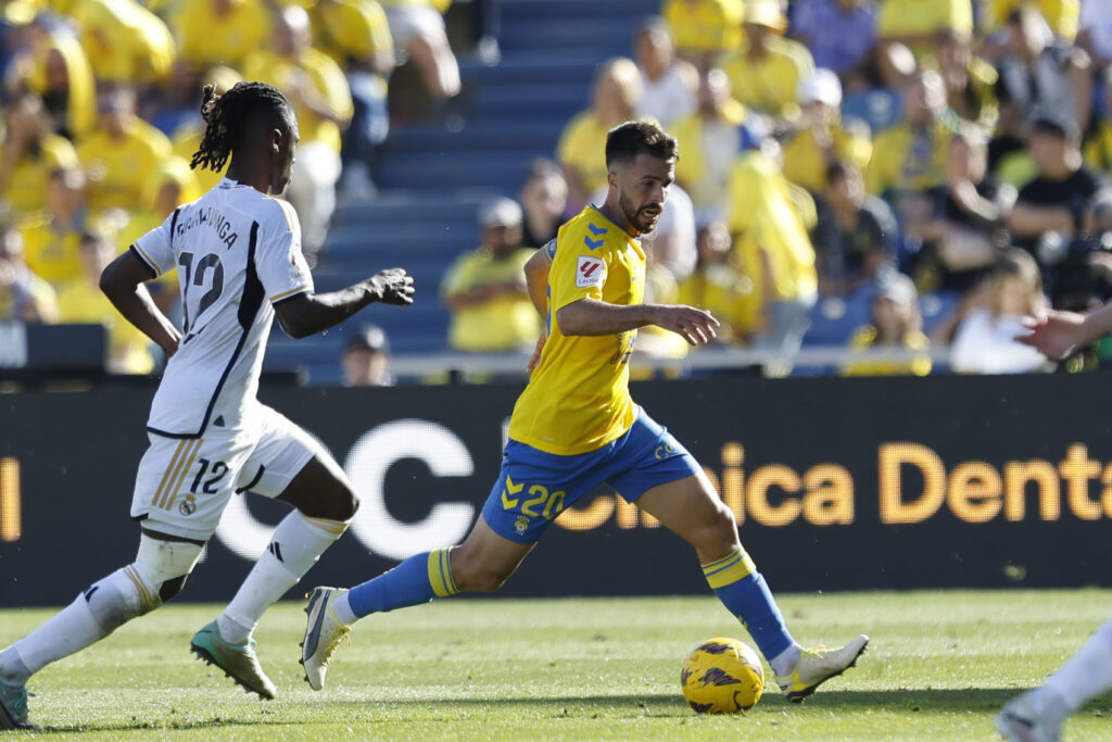 Kirian Rodríguez, Real Madrid1 | udlaspalmas.NET LaLiga de Fútbol ha premiado al '20' de la Unión Deportiva Las Palmas con la distinción de mejor jugador del mes de enero en Primera División, mes donde volvió a mostrar un nivel excelso y marcó dos goles al Villarreal. Lo que está haciendo Kirian Rodríguez son palabras mayores. No solo por su nivel excelso
