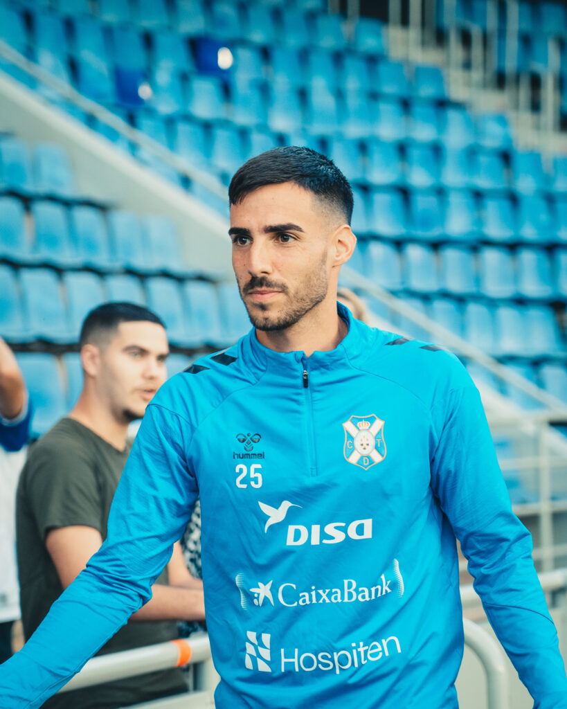 Fabio González, Tenerife | udlaspalmas.NET El mediocentro de Ingenio, segundo capitán de la Unión Deportiva Las Palmas hasta el pasado mes de enero, habla sobre lo ocurrido con Diego Martínez en los meses que él coincidió con el técnico gallego. Segundo capitán de la Unión Deportiva Las Palmas hasta el pasado 2 de enero y con 127 partidos oficiales con