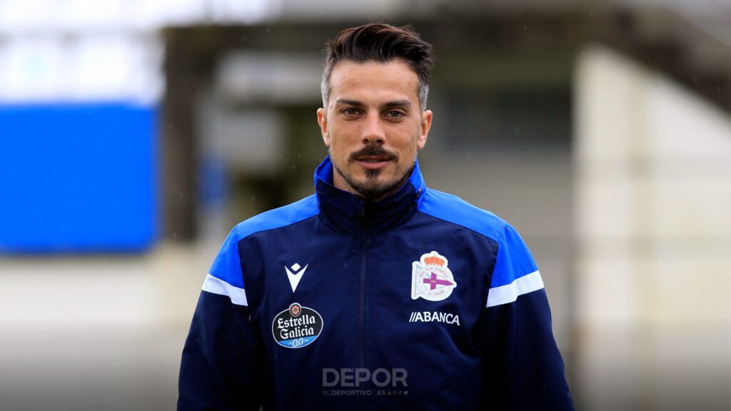 ruben-de-la-barrera-depor | udlaspalmas.NET Rubén de la Barrera es el nuevo entrenador del conjunto leonés, que este domingo se medirá a la Unión Deportiva Las Palmas, quien ha pensado en el técnico gallego en diferentes ocasiones. Rubén de la Barrera es un nombre de sobra conocido en el entorno de la Unión Deportiva Las Palmas. El técnico gallego ha