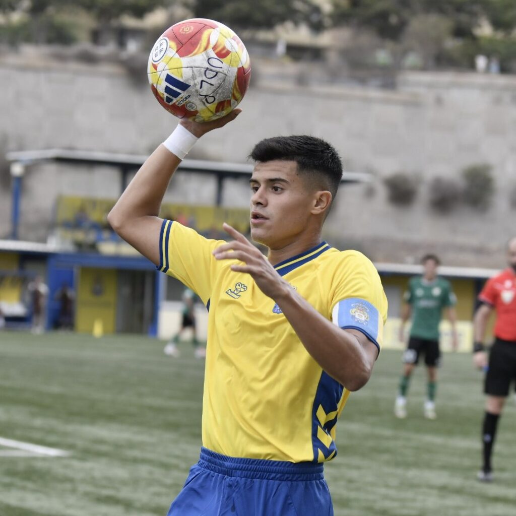 Aitor Sánchez Unión Sur Yaiza | udlaspalmas.NET El segundo filial de la Unión Deportiva Las Palmas comienza este sábado su segunda temporada consecutiva en Tercera Federación. Lo hace con seis fichajes desde el exterior y ocho jugadores procedentes del Juvenil División de Honor. Revolución en el segundo filial de la Unión Deportiva Las Palmas. El conjunto grancanario, que será dirigido una temporada