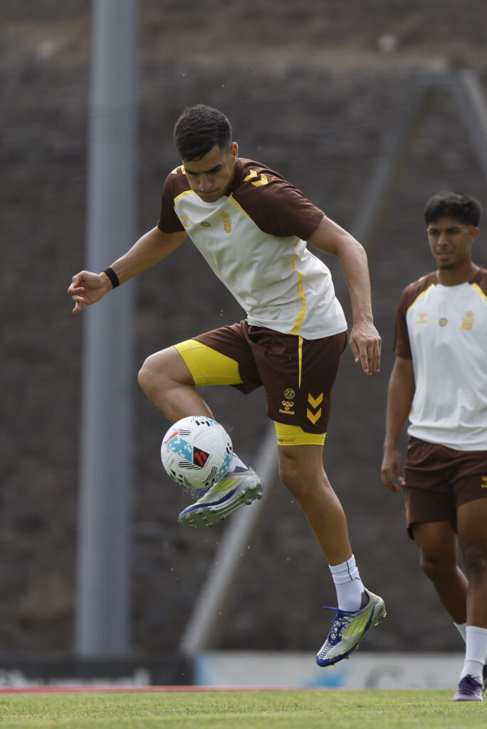 Ale García entrenamiento | udlaspalmas.NET