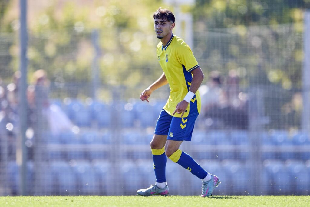 El mediocentro teldense está siendo de los mejores jugadores de Las Palmas Atlético en el retorno a Segunda Federación. Con ocho goles y cuatro asistencias, es el máximo goleador y máximo asistente de la vela chica. Iván Medina es uno de los nombres propios dentro de la cadena de filiales de la Unión Deportiva Las