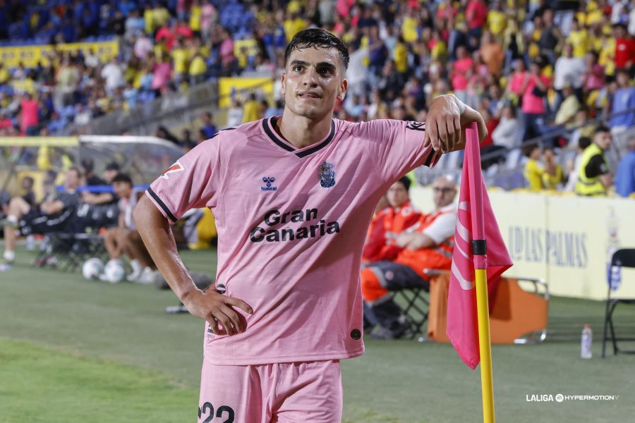 Ale García Eibar gol | udlaspalmas.NET El conjunto grancanario tuvo un partido con muchos altibajos, con la peor primera parte de la temporada, pero donde tuvo opciones de golear al Eibar hasta que éste recortó distancias para hacer sufrir al Gran Canaria durante unos minutos hasta que Enrique Clemente cerró el partido. Ale García y Miloš Luković pusieron a Las Palmas