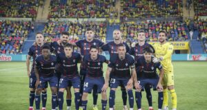 La UD Las Palmas recibe a partir de las 20:00 horas a la SD Eibar en la décima jornada de la Liga Hypermotion. UD Las Palmas y SD Eibar se enfrentan este domingo 19 de octubre a partir de las 20:00 horas en la décima jornada de la Liga Hypermotion. Estos son los onces que