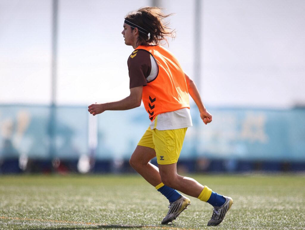 IMG-20251025-WA0064 | udlaspalmas.NET El Juvenil División de Honor de la Unión Deportiva Las Palmas conquistó un nuevo derbi en Geneto para quedarse líder en solitario y dar un golpe encima de la mesa gracias a un doblete de Enaitz Hernández. Vea las mejores fotos de Dylan Villa para udlaspalmas.NET.