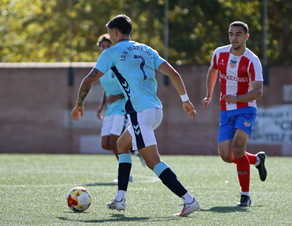 IMG_6600 | udlaspalmas.NET Las Palmas Atlético consiguió un valioso empate en su visita al Navalcarnero donde cosechó su tercera partido consecutivo con la portería a cero para sumar siete puntos de los últimos nueve posibles. Vea las fotos de Jorge Collado para udlaspalmas.NET.