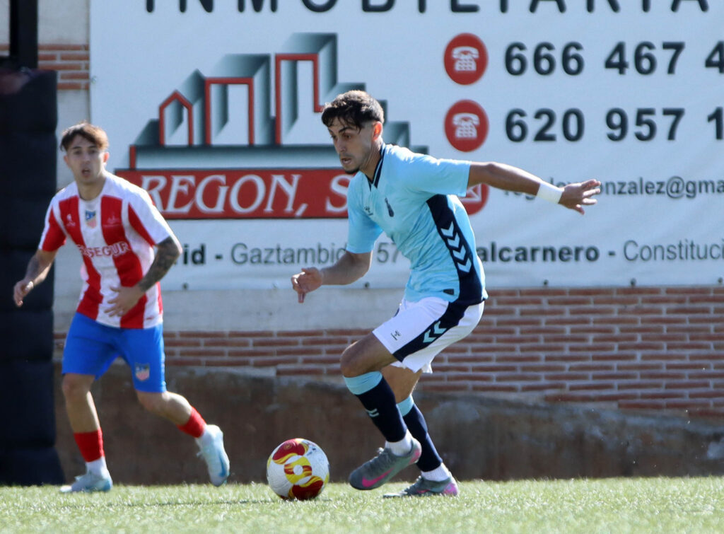 IMG_6614 | udlaspalmas.NET Las Palmas Atlético consiguió un valioso empate en su visita al Navalcarnero donde cosechó su tercera partido consecutivo con la portería a cero para sumar siete puntos de los últimos nueve posibles. Vea las fotos de Jorge Collado para udlaspalmas.NET.