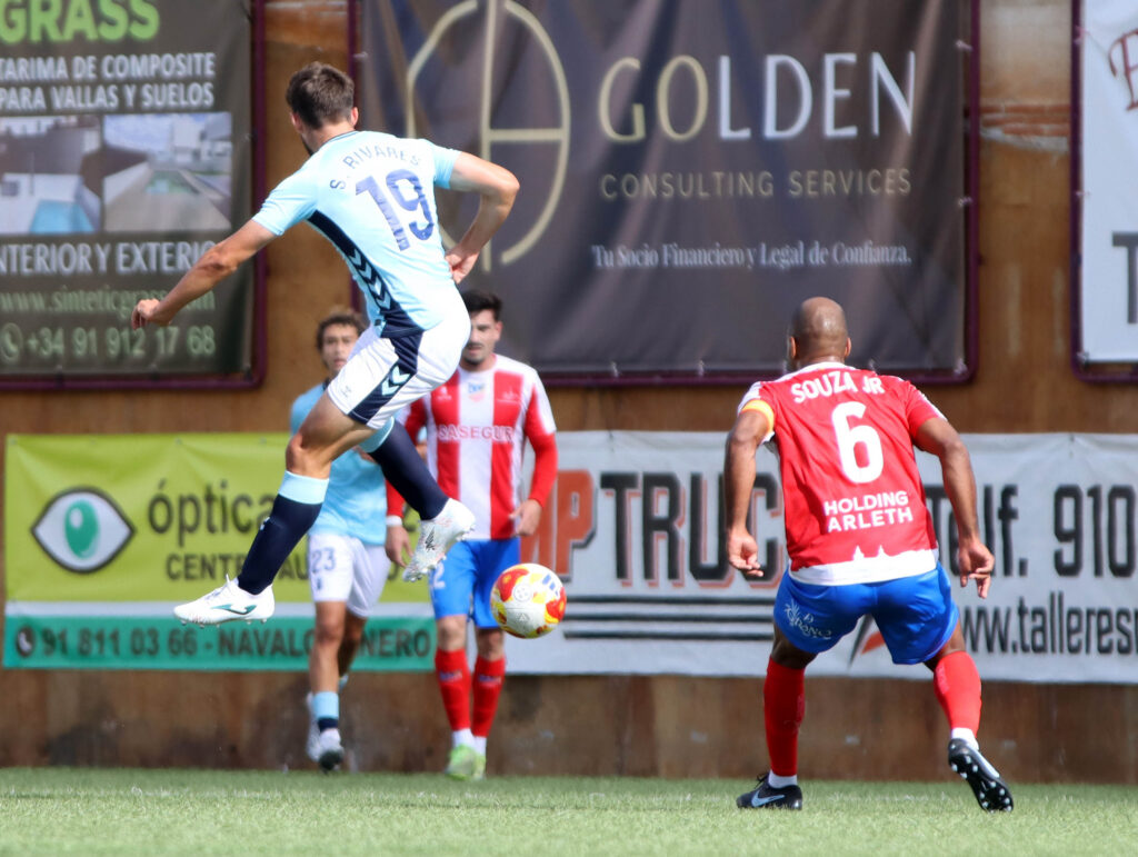 IMG_7176 | udlaspalmas.NET Las Palmas Atlético consiguió un valioso empate en su visita al Navalcarnero donde cosechó su tercera partido consecutivo con la portería a cero para sumar siete puntos de los últimos nueve posibles. Vea las fotos de Jorge Collado para udlaspalmas.NET.