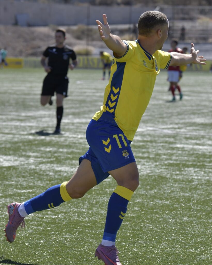 Johan Guedes Alcalá | udlaspalmas.NET Las Palmas Atlético consiguió este domingo su segunda victoria consecutiva para salir de los puestos de descenso y situarse justo en la mitad de la clasificación con un punto por delante de los puestos de descenso. En una categoría tan igualada y más aún cuando únicamente se han disputado siete jornadas, las dos victorias consecutivas