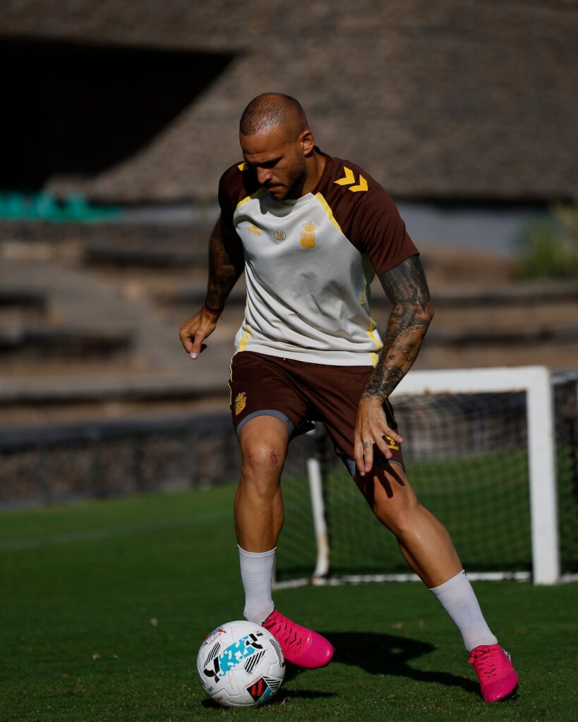 Ambos jugadores siguen sus respectivos procesos de recuperación y aspiran con volver a las próximas semanas. Sandro Ramírez se lesionó en pretemporada e incluso tuvo que pasar por quirófano. La Unión Deportiva Las Palmas sigue trabajando para vaciar la enfermería. Será imposible hacerlo antes de mayo debido a la grave lesión de Jeremía Recoba, pero