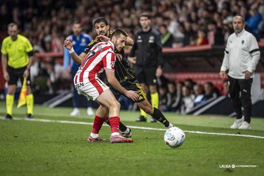 El conjunto asturiano, que hasta hace poco solo tenía un jugador en la enfermería, podría tener hasta cinco ausencias nuevas para recibir a la Unión Deportiva Las Palmas este domingo a las 15:15 horas. El Sporting de Gijón de Borja Jiménez prepara ya el duelo de este domingo a las 15:15 horas contra la Unión