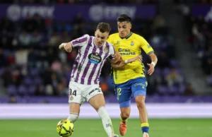 Ale García, el Pichichi amarillo, se tuvo que retirar lesionado